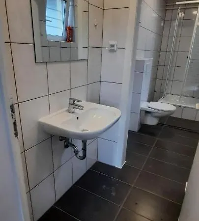 Penzini Monteurzimmer Biggest In Town 10 Personen Durmersheim
