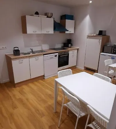 Penzini Monteurzimmer Biggest In Town 10 Personen Apartment *