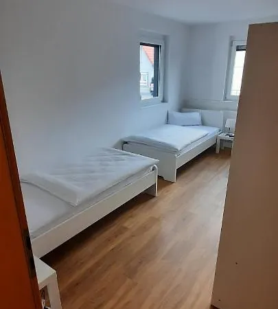 Apartment Penzini Monteurzimmer Biggest In Town 10 Personen Durmersheim